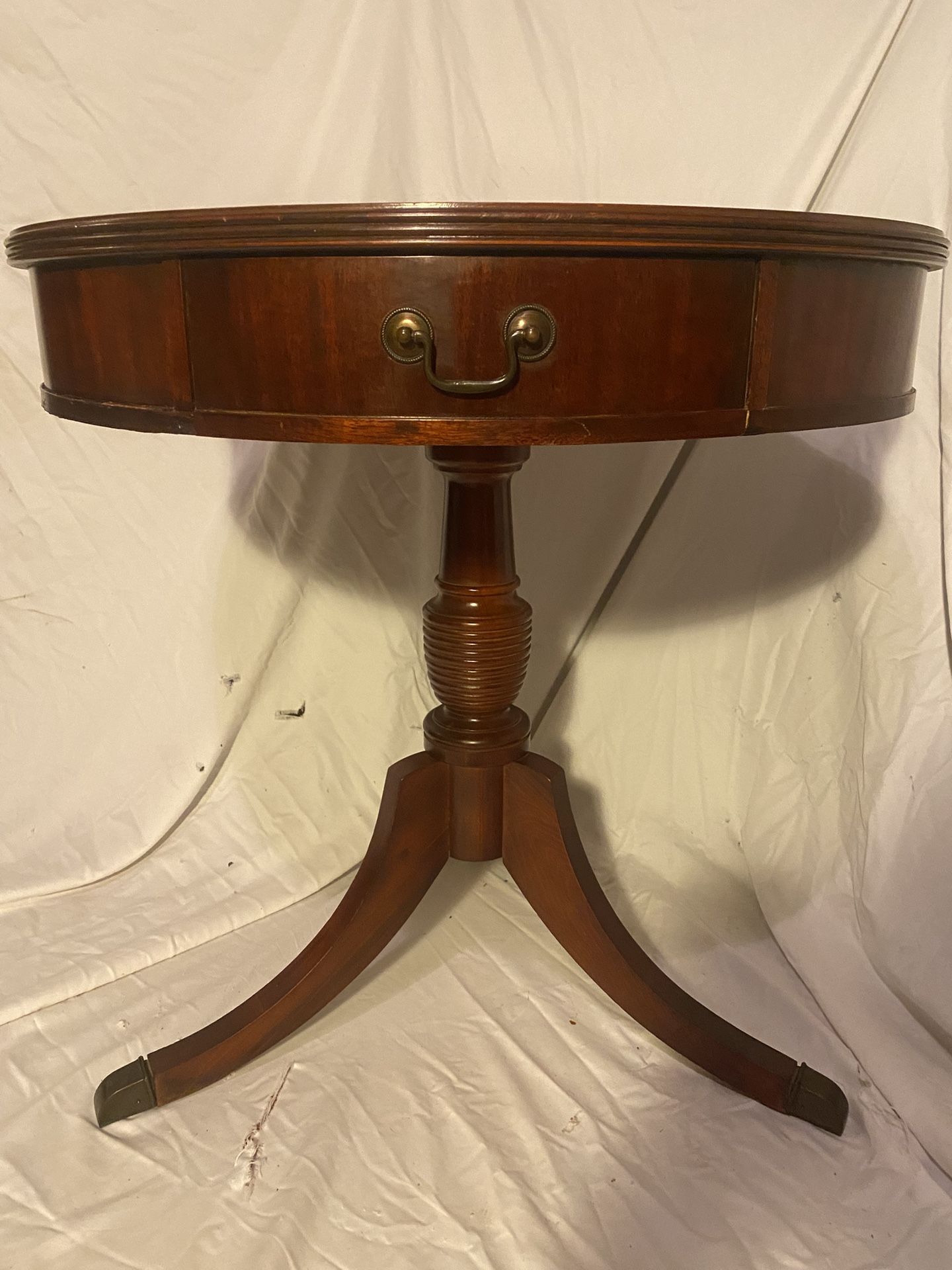 Antique Round Pedestal Table Mahogany 