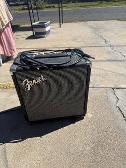 Fender Bass Amp + Cable
