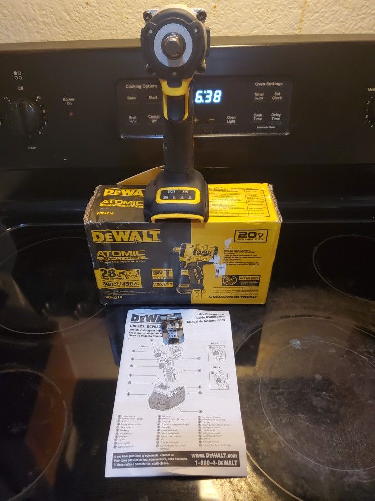 Dewalt Atomic Brushless 1/2" Impact Wrench Tool Only Brand New. Hablo Español