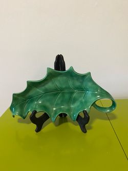 Ceramic green leaf plate art