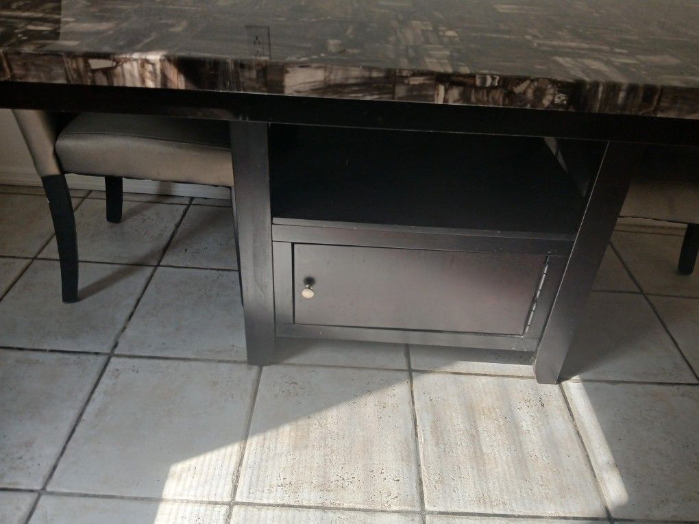 Breakfast TABLE
