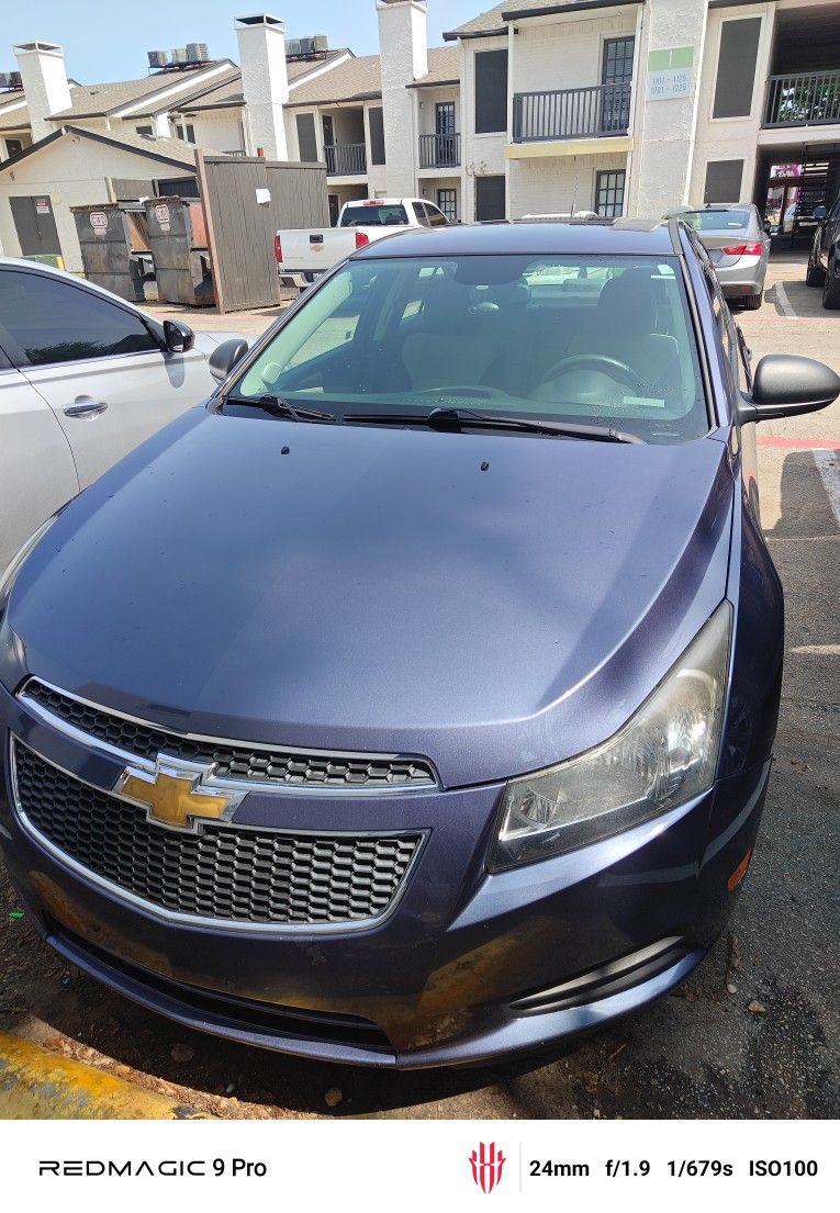 CHEVY CRUZ - GREAT SHAPE W/ WARRANTY 
