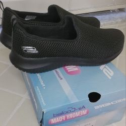 Skechers Womens Slide On Size 9