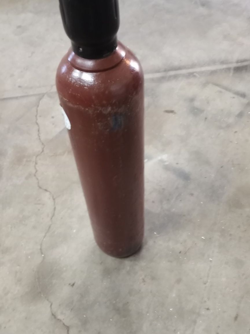 80 Cubic Feet Argon Gas For Welding Mild Steel Full Tank $80 Must Go To Date