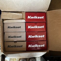 Kwikset-Hall and Closet Knobs