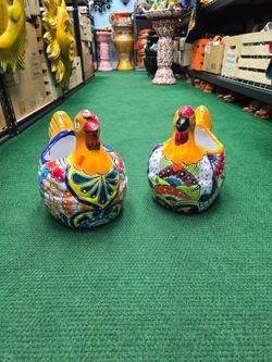 Maceta gallinita talavera($35) cada una 12031irestone Blvd Norwalk CA