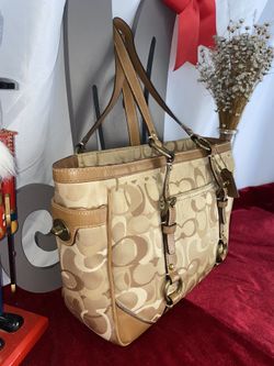 Real Coach Hand Bag for Sale in Greeley, CO - OfferUp