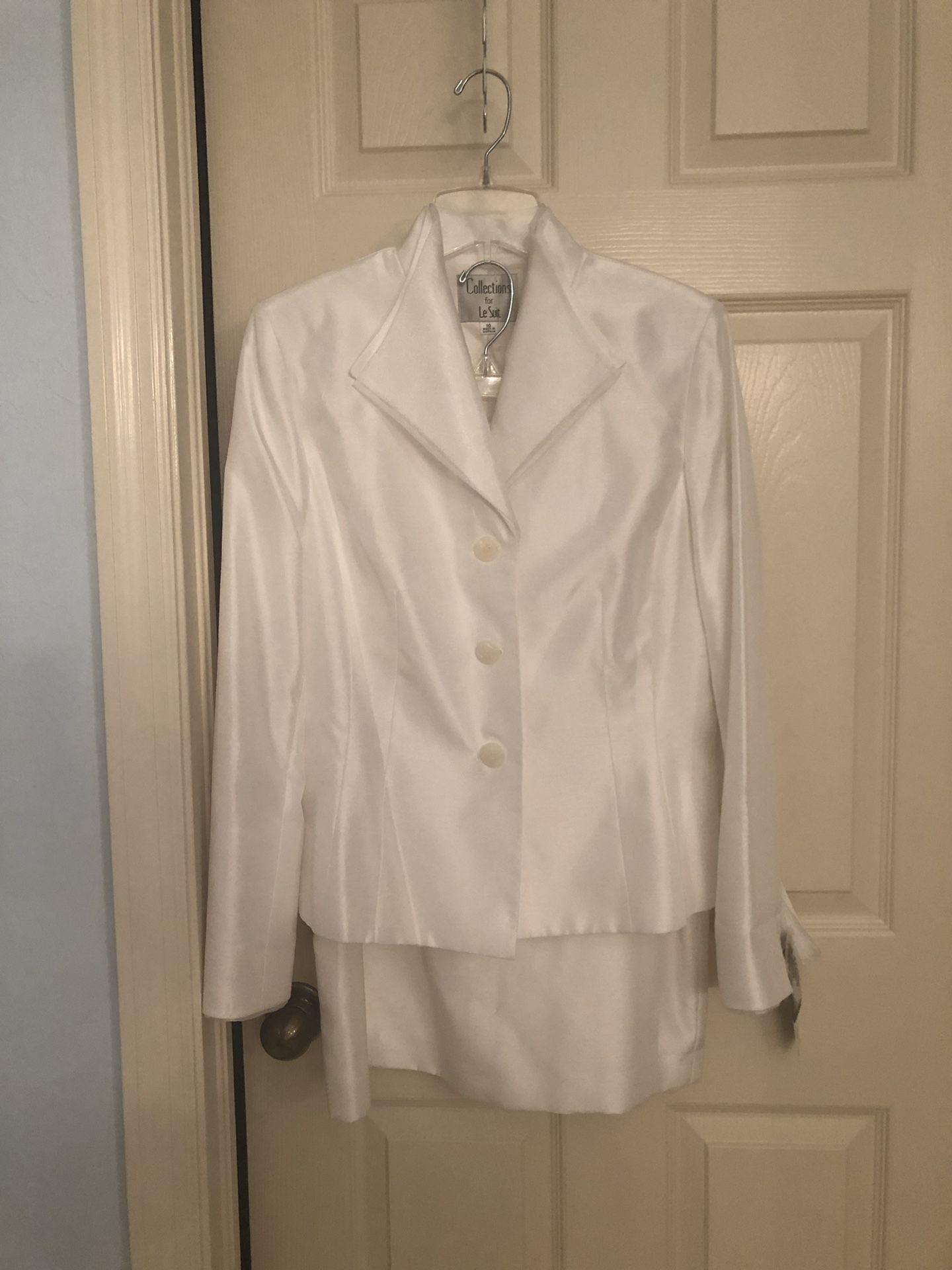 NWT COLLECTIONS FOR LESUIT 2 PIECE WHITE SUIT SKIRT AND BLAZER SIZE 10 FULLY LINED