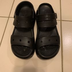 Crocs Classic Mega Crush Sandal Black High Heel Women’s Size 9  (US) Used 