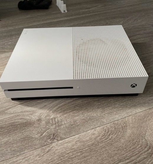 Xbox One S
