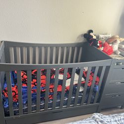 Crib With Drawers 