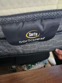 Serta ,Sertarest  Matrress Plush pillow top in size FULL, 12"