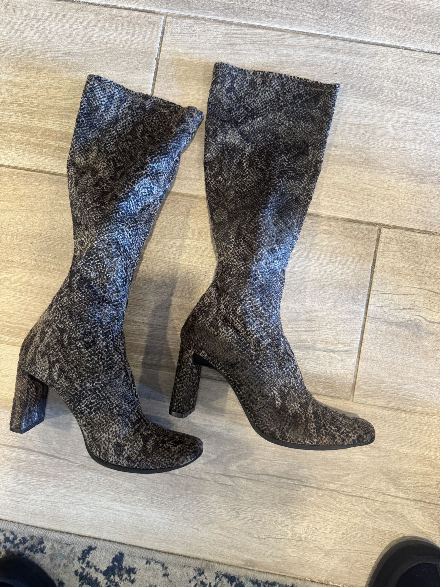 SNAKESKIN KNEE HIGH STRETCH BOOTS