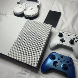 GREAT CONDITION XBOX ONE S 