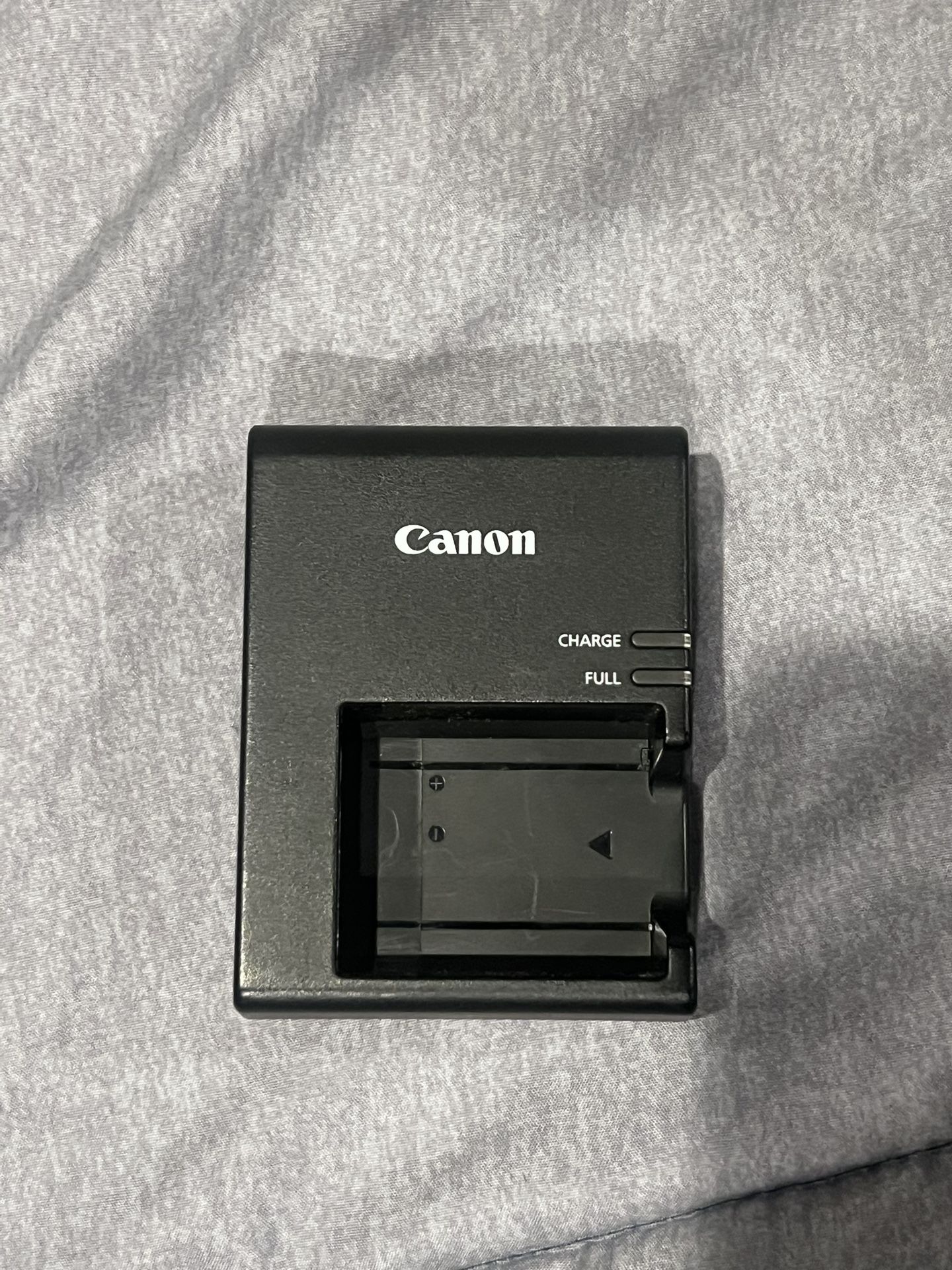 Canon LC-E10 Battery Charger