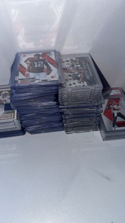 GIANT NFL CARD LOT ALL GOOD CONDITION AND TOP LOADED