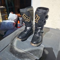 Fox Boots & Helmet 