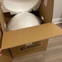 ELS Pet SELF Cleaning Cat Litter Box White - Brand New. Still In Packaging. 