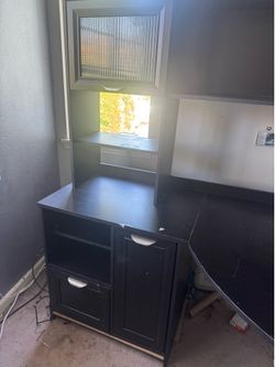 Desk perfect for a student