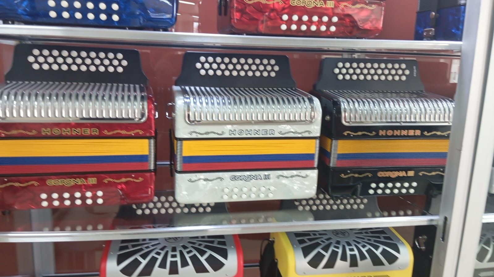 Acordeon HOHNER CORONA III