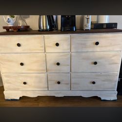 Dresser 