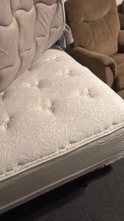 Cali king bed40 bucks