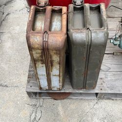 Vintage, gas cans
