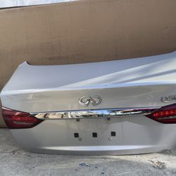 Infiniti Q50 trunk