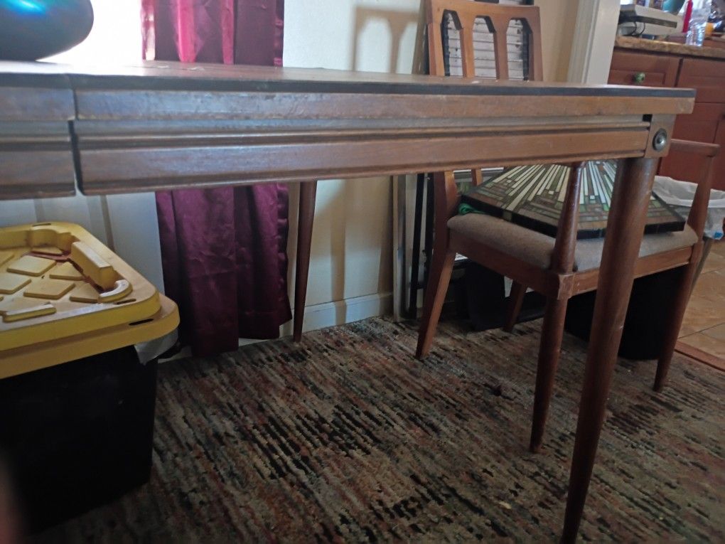 Table With Leather Tabletop Protective Matts And 4 Chairs