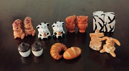 SALT & PEPPER SHAKERS