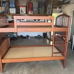 Solid wood bunkbeds