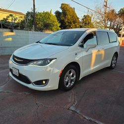 2021 Chrysler Pacifica Hybrid