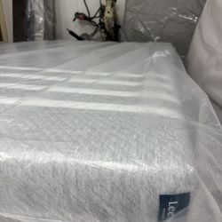 🔥🔥💯💯🙌 $499 Regular King Leesa Medium Firm memory Foam  