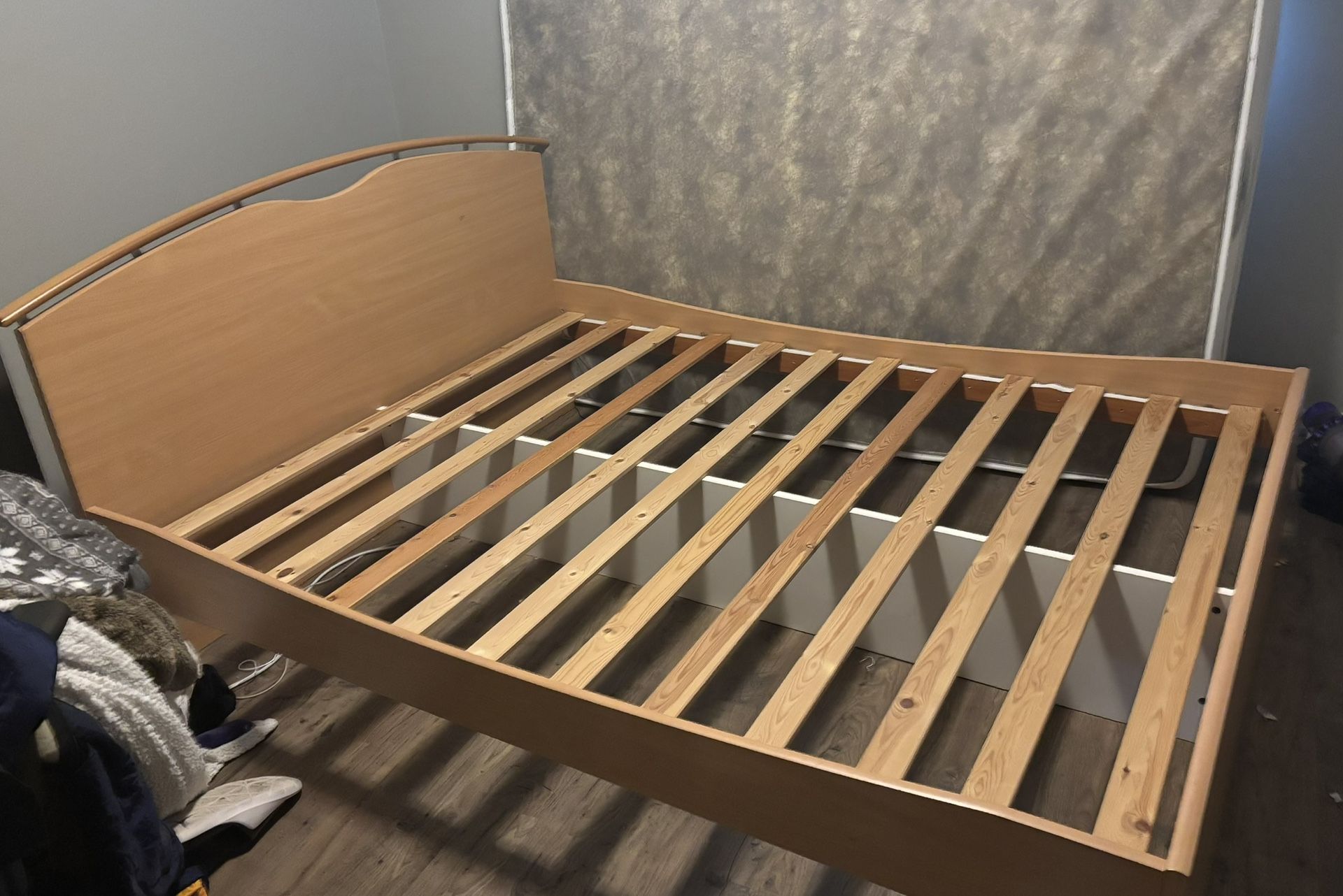 Birch queen Size Bed