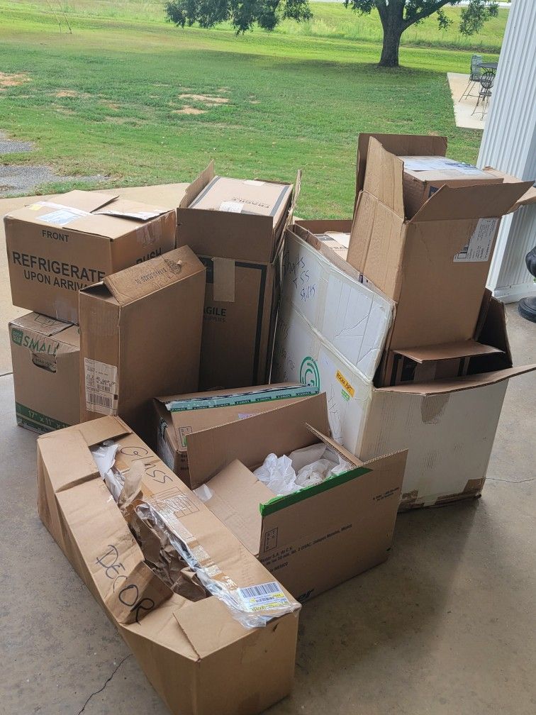 FREE MOVING BOXES