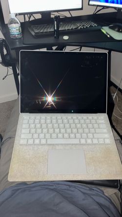 Microsoft Surface Laptop 1769 13.5” – FOR PARTS / REPAIR
