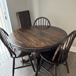 Table with leaf 