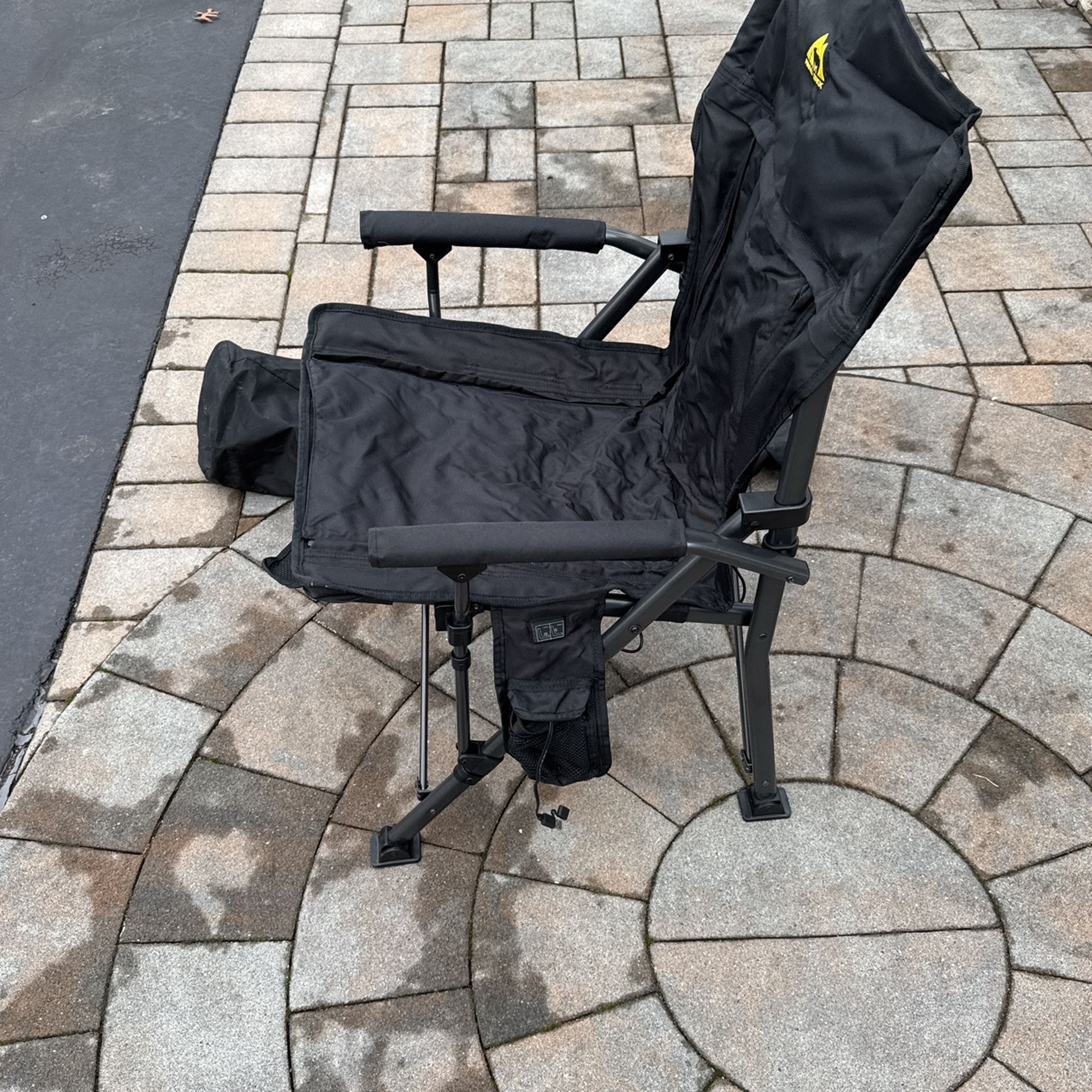 Kings track heated chair. Does not come with battery.