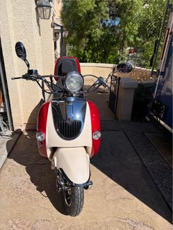 Trailmaster Retro Style Gas Scooter Moped