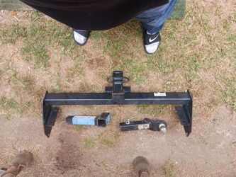 Truck hitch tow hitch