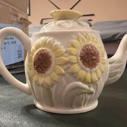 Belleek Mini Teapots 