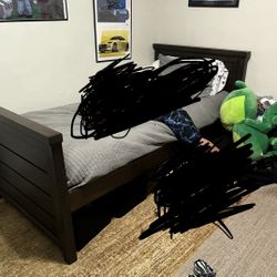 Living Spaces Bed And Mattress Size Twin 