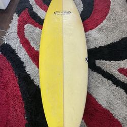 6’10”   Dive N Surf  Surfboard 