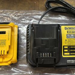 DeWalt 20 Volt Li-ion Battery 2.0ah & Charger Model DCB203 & DCB112