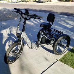 Lectric  e-trike - Like New - 17 miles on it - Foldable