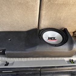 MTX Subwoofer And Truck Box