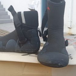 Nearly New Sz 12 Patagonia Booties Black R4 Yulex