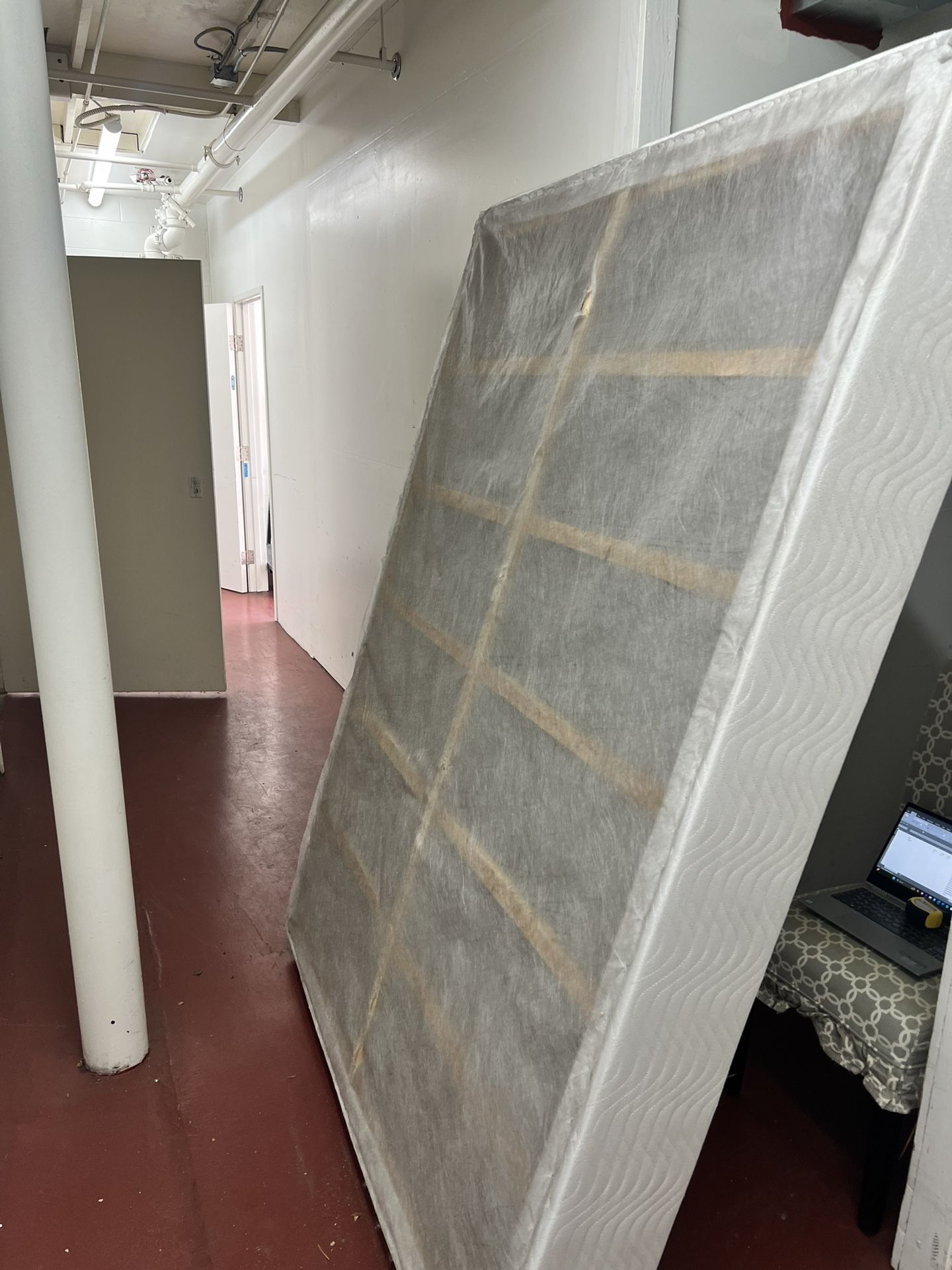 Queen Box Spring Mattress - Great condition 