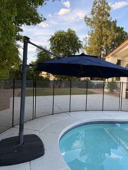 Adjustable Cantilever Pool/Patio Umbrella with Heavy Base