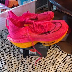 Nike zoomX size 10 mens Pink